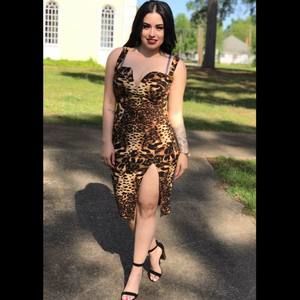 Meet your Posher, Rayiito